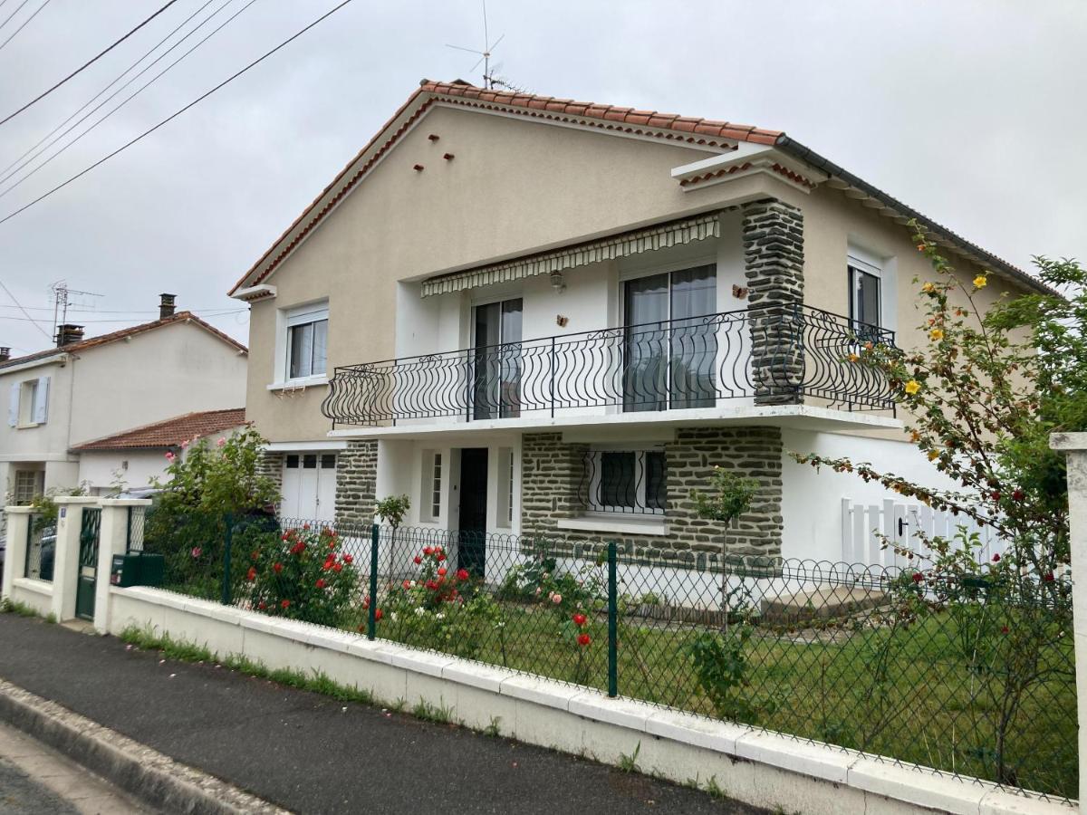 -Comme A La Maison- Jardin, Veranda, Ideal Familles Et Business Niort Exteriör bild